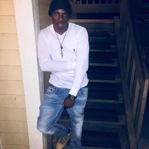 Meet your Posher, Carlos